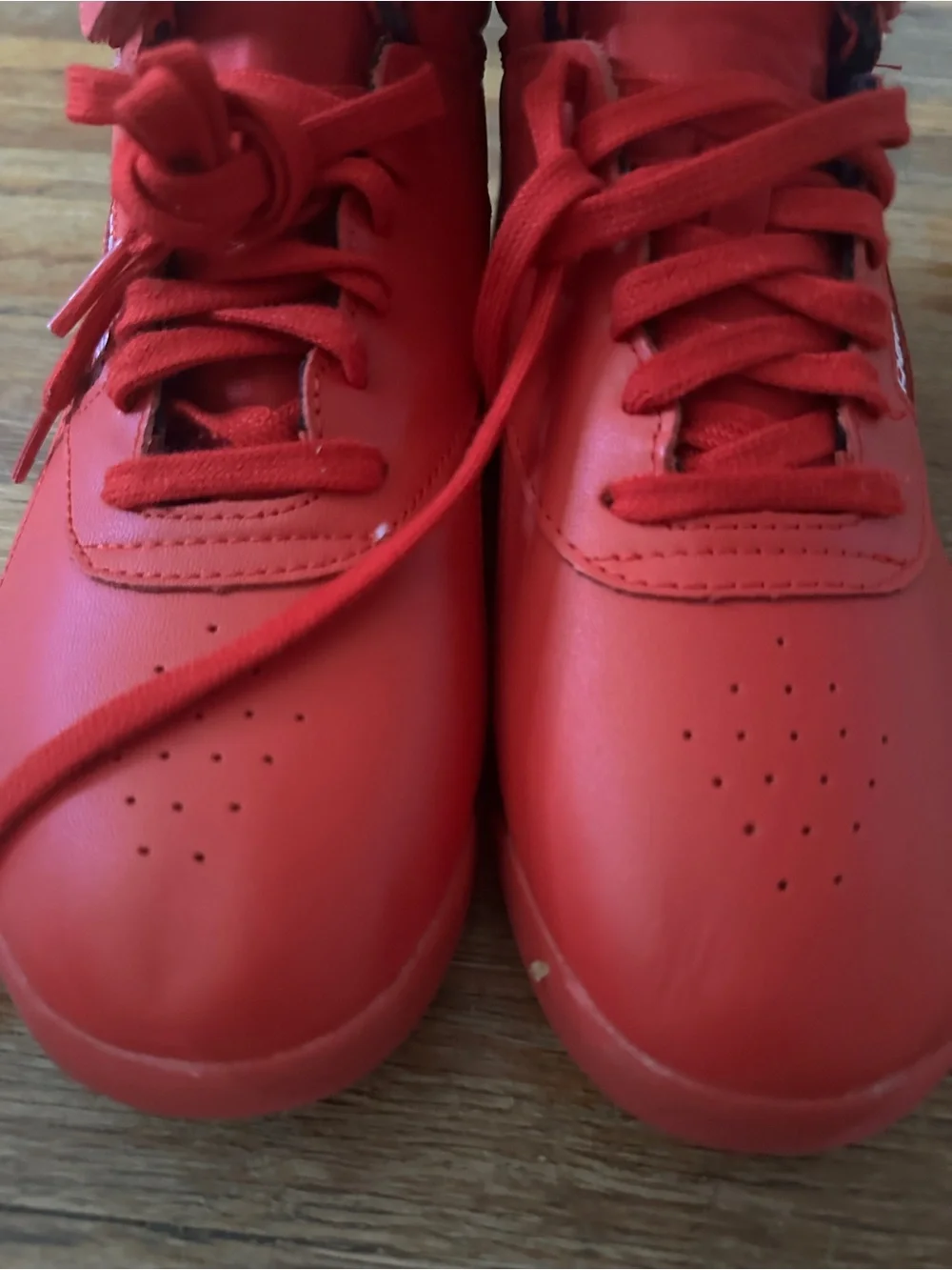 Reebok Classics! Red High-Top Women's Sneakers. Size 11 women’s. Unworn